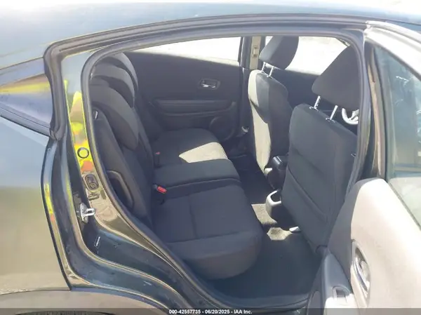 3CZRU6H35JG706465 2018 HONDA HR-V - Image 8