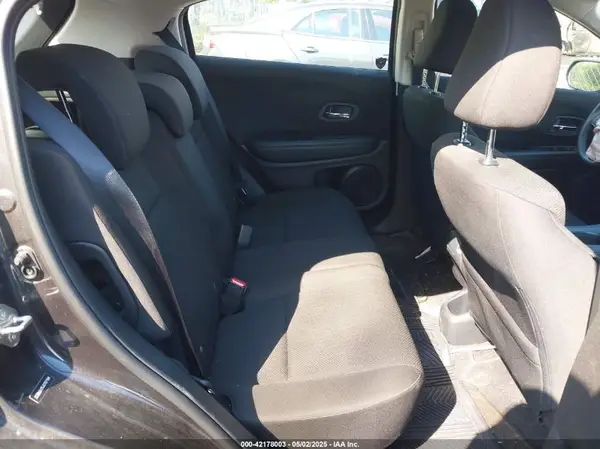 3CZRU6H35JG707194 2018 HONDA HR-V - Image 8