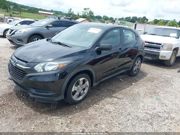 3CZRU6H35JG710077 2018 HONDA HR-V - Image 2