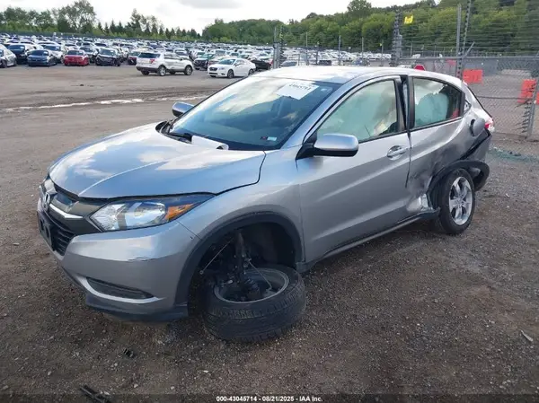 3CZRU6H35JG710726 2018 HONDA HR-V - Image 2
