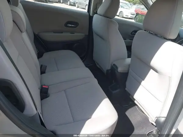 3CZRU6H35JG720401 2018 HONDA HR-V - Image 8
