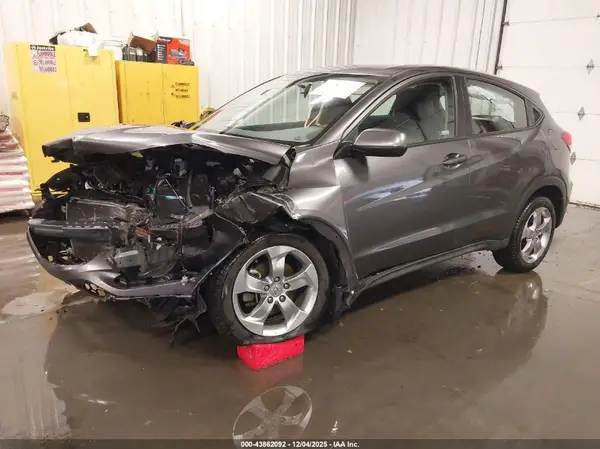3CZRU6H35JG722312 2018 HONDA HR-V - Image 2