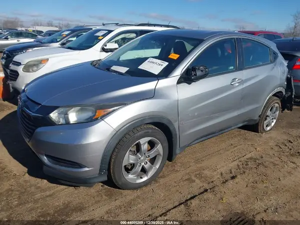 3CZRU6H35JG723699 2018 HONDA HR-V - Image 2