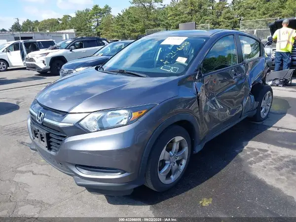 3CZRU6H35JG724092 2018 HONDA HR-V - Image 2
