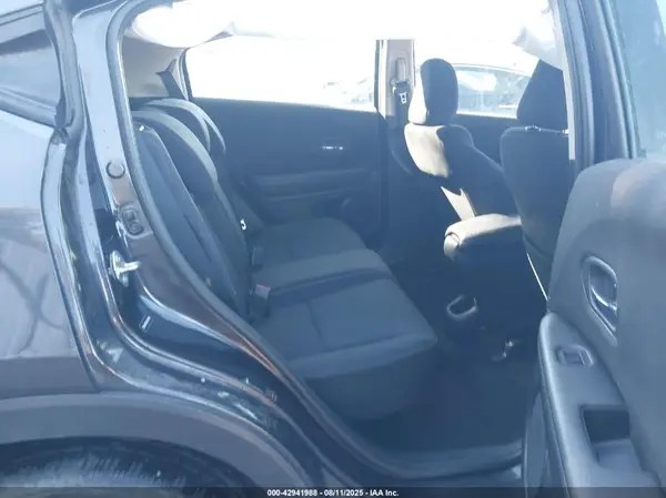 3CZRU6H35JG725520 2018 HONDA HR-V - Image 8