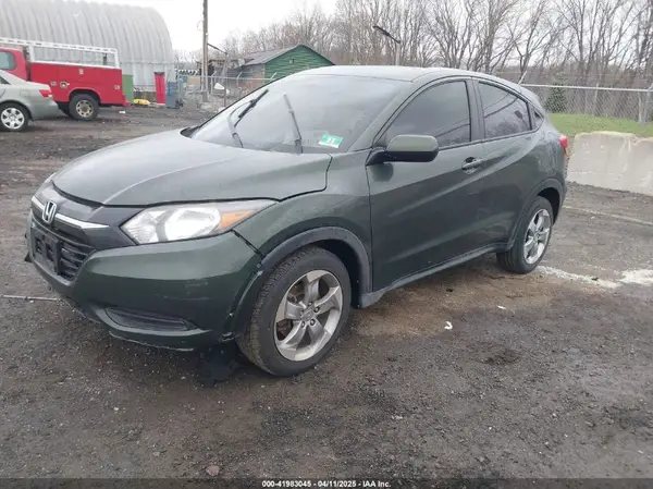 3CZRU6H35JG726585 2018 HONDA HR-V - Image 2
