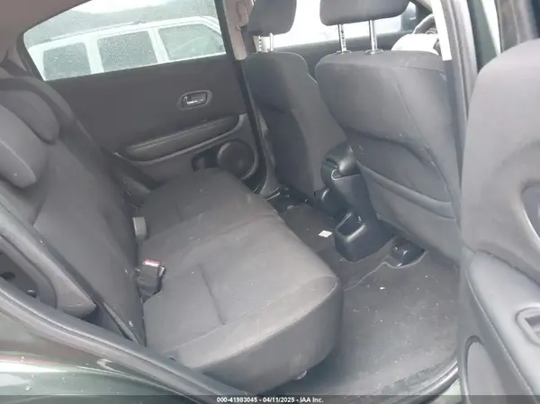 3CZRU6H35JG726585 2018 HONDA HR-V - Image 8