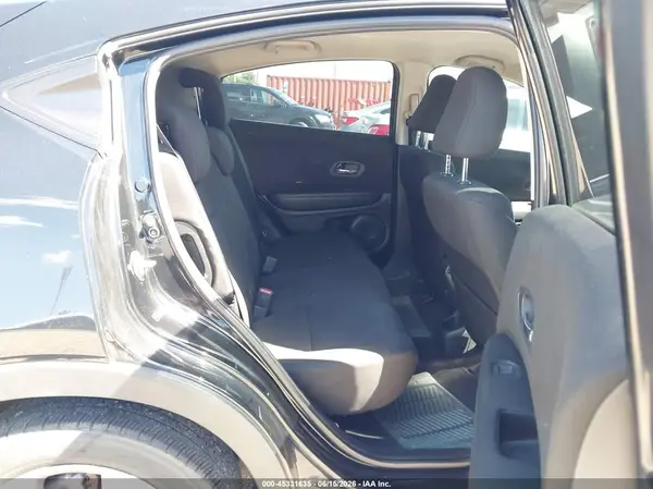 3CZRU6H35JG727929 2018 HONDA HR-V - Image 8