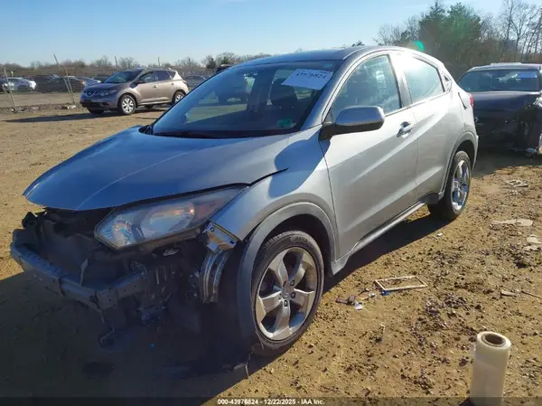 3CZRU6H35JG728921 2018 HONDA HR-V - Image 2