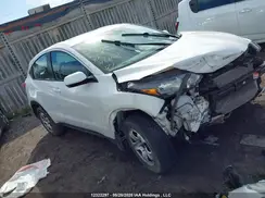 3CZRU6H35JM103260 2018 HONDA HR-V