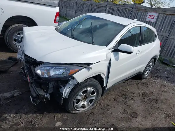 3CZRU6H35JM103260 2018 HONDA HR-V - Image 2