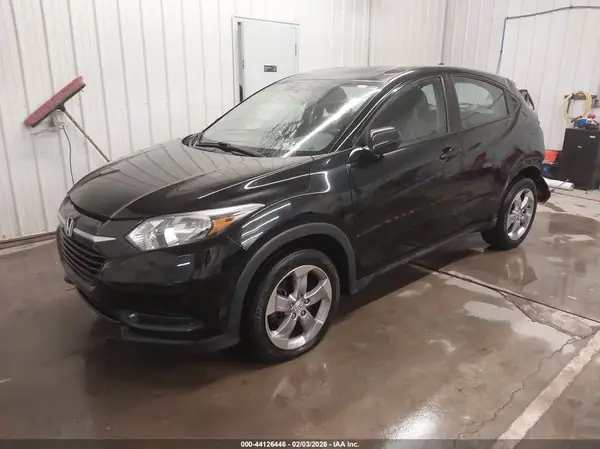 3CZRU6H35JM703034 2018 HONDA HR-V - Image 2