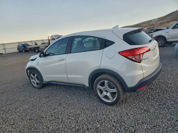 3CZRU6H35JM703096 2018 HONDA HR-V - Image 2
