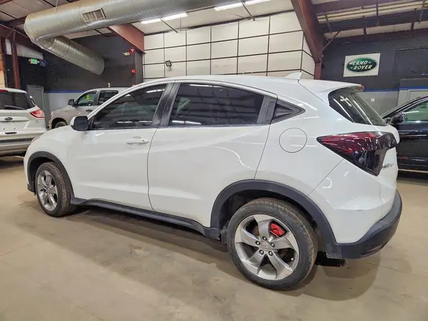 3CZRU6H35JM713868 2018 HONDA HR-V - Image 2