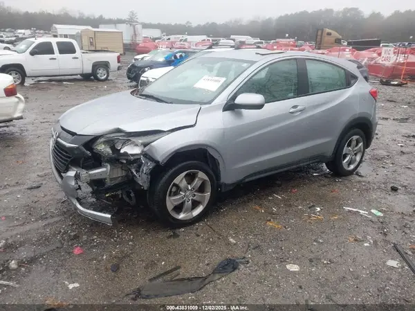 3CZRU6H35JM717936 2018 HONDA HR-V - Image 2