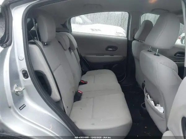 3CZRU6H35JM717936 2018 HONDA HR-V - Image 8