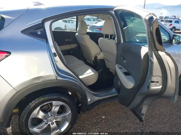 3CZRU6H35KG701039 2019 HONDA HR-V - Image 8