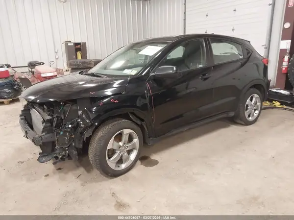 3CZRU6H35KG715393 2019 HONDA HR-V - Image 2
