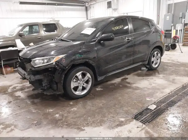 3CZRU6H35KG725650 2019 HONDA HR-V - Image 2