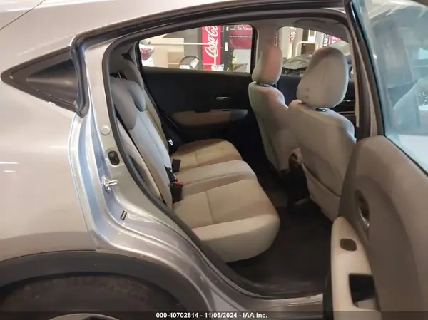 3CZRU6H35KG732095 2019 HONDA HR-V - Image 8