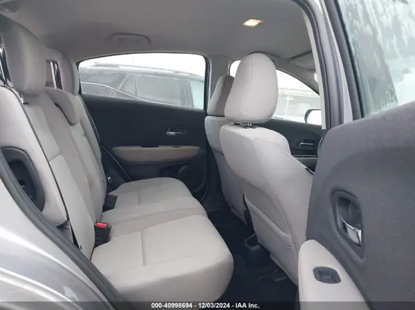 3CZRU6H35KG732744 2019 HONDA HR-V - Image 8