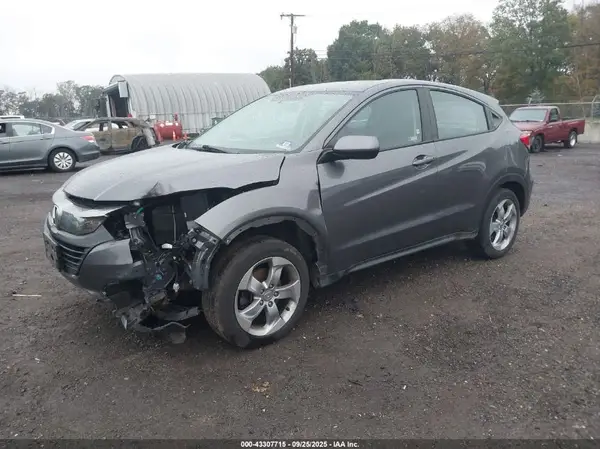 3CZRU6H35KG735093 2019 HONDA HR-V - Image 2