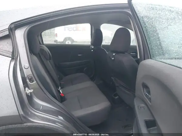 3CZRU6H35KG735093 2019 HONDA HR-V - Image 8