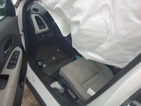 3CZRU6H35KM733152 2019 HONDA HR-V - Image 8