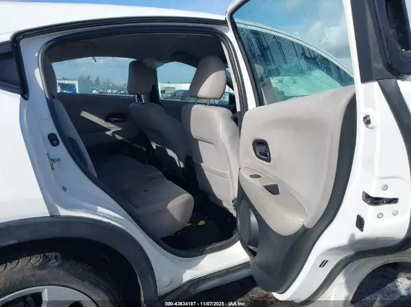 3CZRU6H36GM702581 2016 HONDA HR-V - Image 8