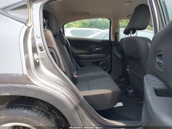 3CZRU6H36GM708137 2016 HONDA HR-V - Image 8