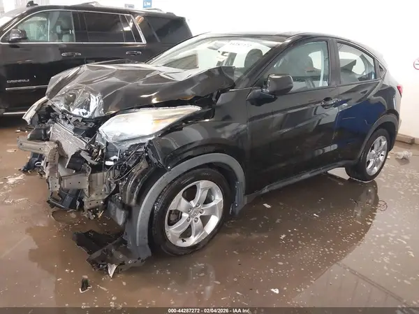 3CZRU6H36GM717145 2016 HONDA HR-V - Image 2