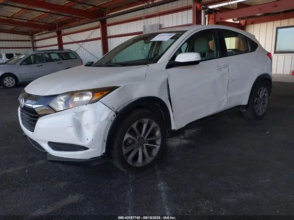 3CZRU6H36GM755085 2016 HONDA HR-V - Image 2