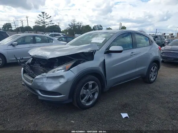 3CZRU6H36HG704184 2017 HONDA HR-V - Image 2