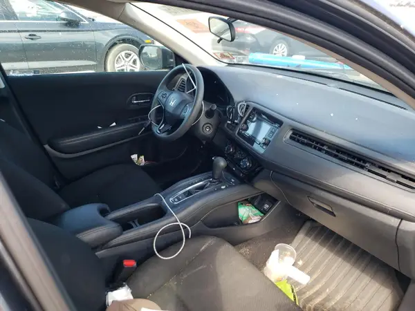 3CZRU6H36HM704882 2017 HONDA HR-V - Image 8