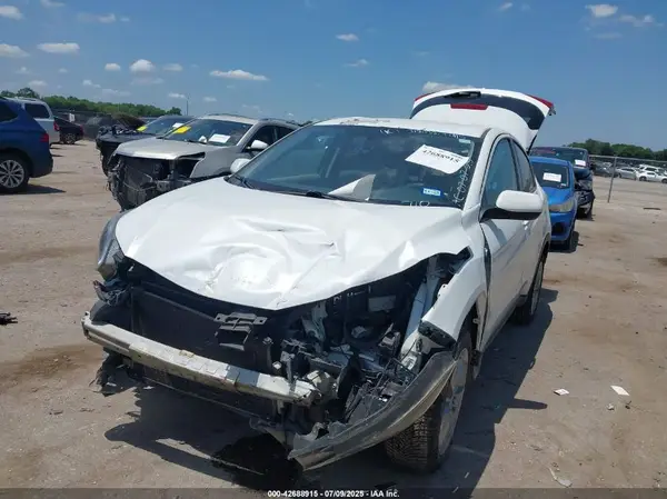 3CZRU6H36HM719379 2017 HONDA HR-V - Image 2