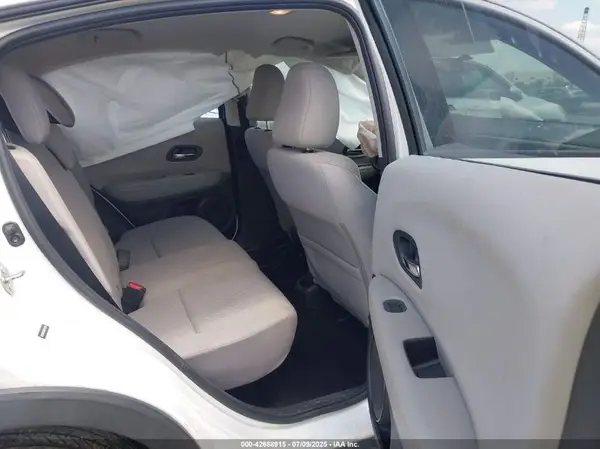 3CZRU6H36HM719379 2017 HONDA HR-V - Image 8