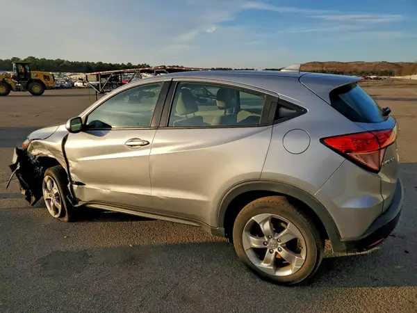 3CZRU6H36JG700173 2018 HONDA HR-V - Image 2
