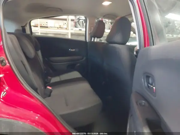 3CZRU6H36JG700366 2018 HONDA HR-V - Image 8