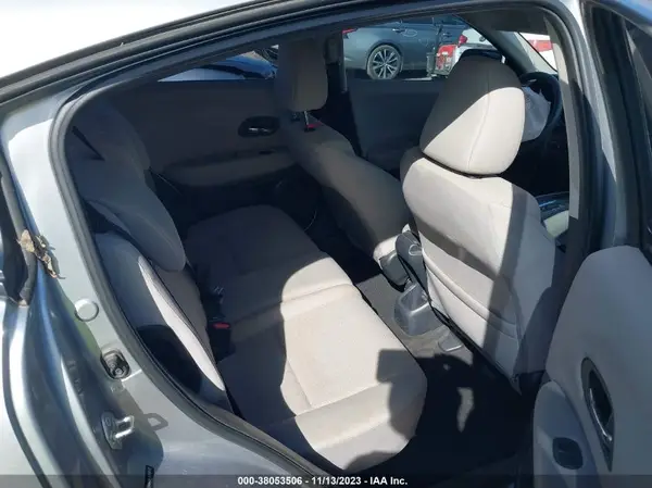 3CZRU6H36JG703137 2018 HONDA HR-V - Image 8