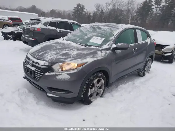 3CZRU6H36JG704093 2018 HONDA HR-V - Image 2