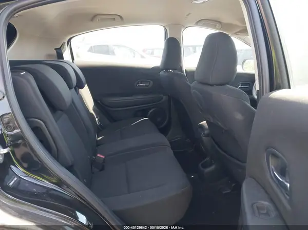 3CZRU6H36JG710086 2018 HONDA HR-V - Image 8