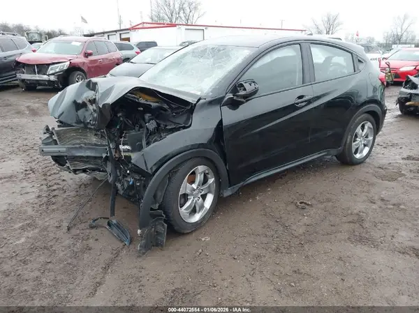 3CZRU6H36JG710282 2018 HONDA HR-V - Image 2