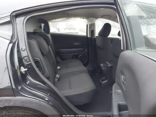 3CZRU6H36JG710282 2018 HONDA HR-V - Image 8