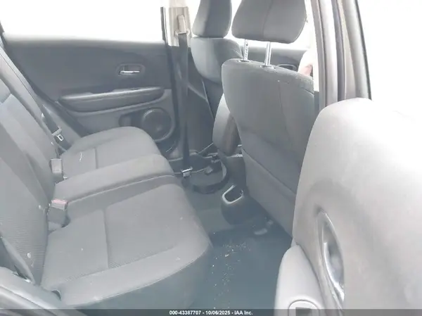 3CZRU6H36JG712484 2018 HONDA HR-V - Image 8