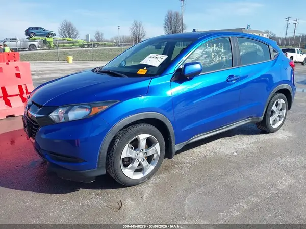 3CZRU6H36JG714655 2018 HONDA HR-V - Image 2