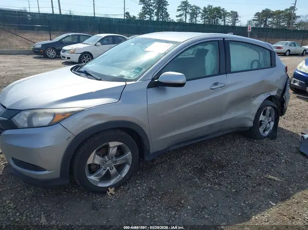 3CZRU6H36JG718396 2018 HONDA HR-V - Image 2