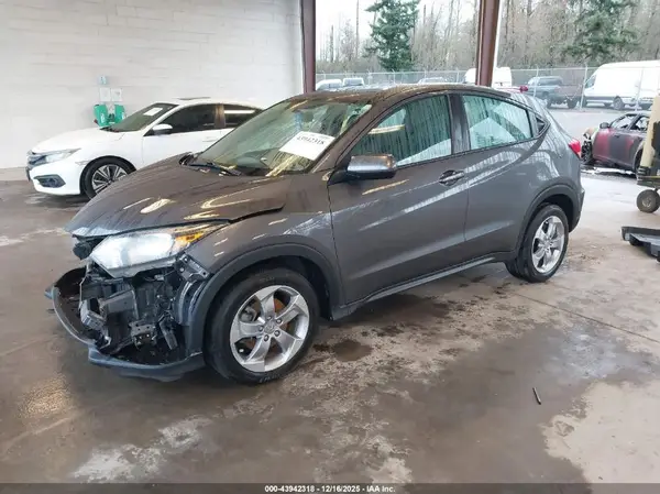 3CZRU6H36JG720021 2018 HONDA HR-V - Image 2