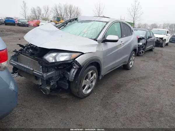 3CZRU6H36JG722626 2018 HONDA HR-V - Image 2