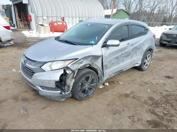 3CZRU6H36JG727440 2018 HONDA HR-V - Image 2