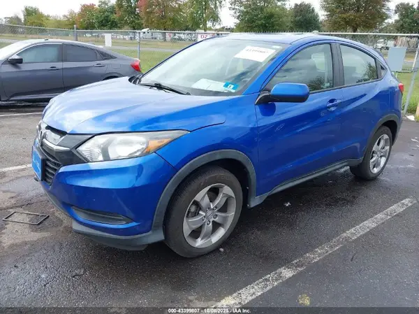 3CZRU6H36JG727552 2018 HONDA HR-V - Image 2